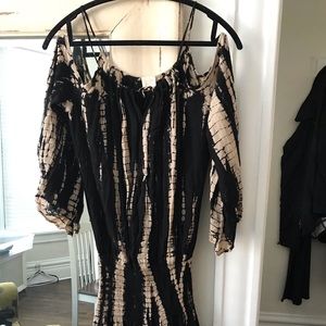 Tie die off the peep shoulder dress